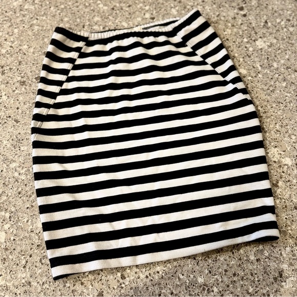 Forever 21 Striped Mini Skirt Set of 2 - Size S - Picture 3 of 8